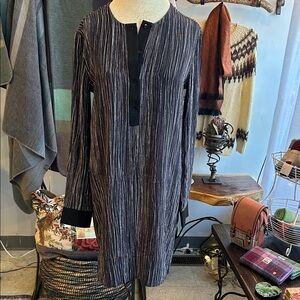 Vince Black and White Long Sleeve Dress 100% Silk Resort Wear